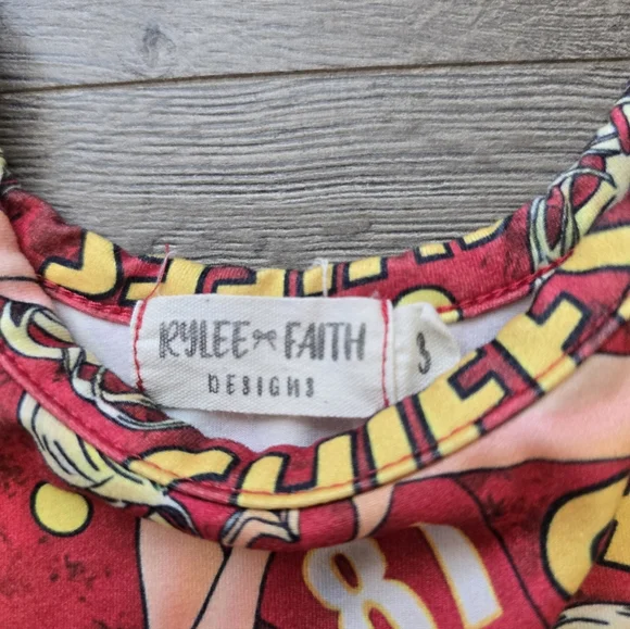 Taylor Swift KC Chiefs Travis Kelce Girls Dress Size 3 Hand Hearts Football - Picture 3 of 7